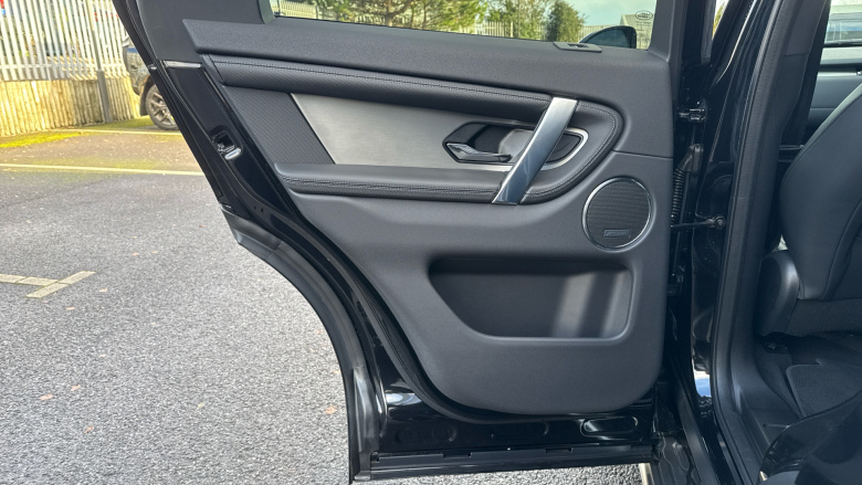 Land Rover Discovery Sport 1.5 P270e Dynamic SE 5dr Auto [5 Seat] Station Wagon